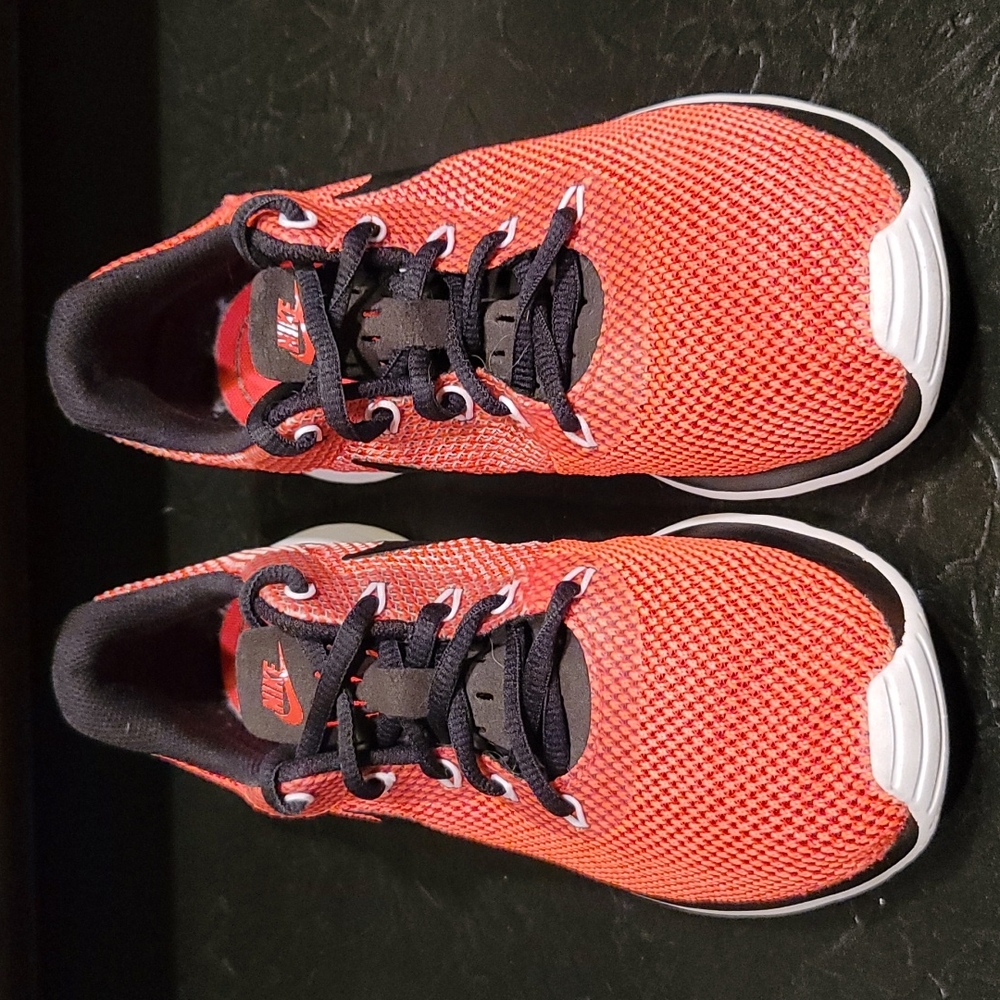 Nike Tanjun Racer sz7 womens tropical orange mesh